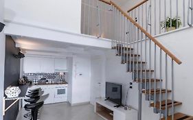 San Lorenzo House